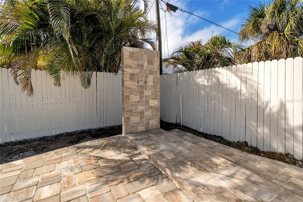 出租: $3,300 (4 贝兹, 2 浴室, 1453 平方英尺)