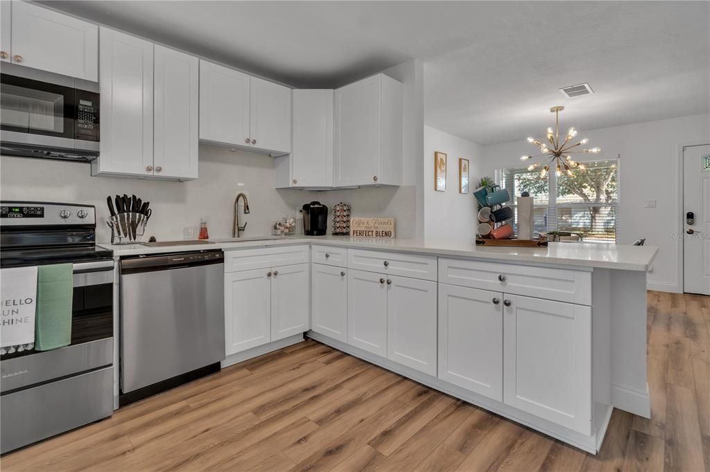 出租: $3,300 (4 贝兹, 2 浴室, 1453 平方英尺)