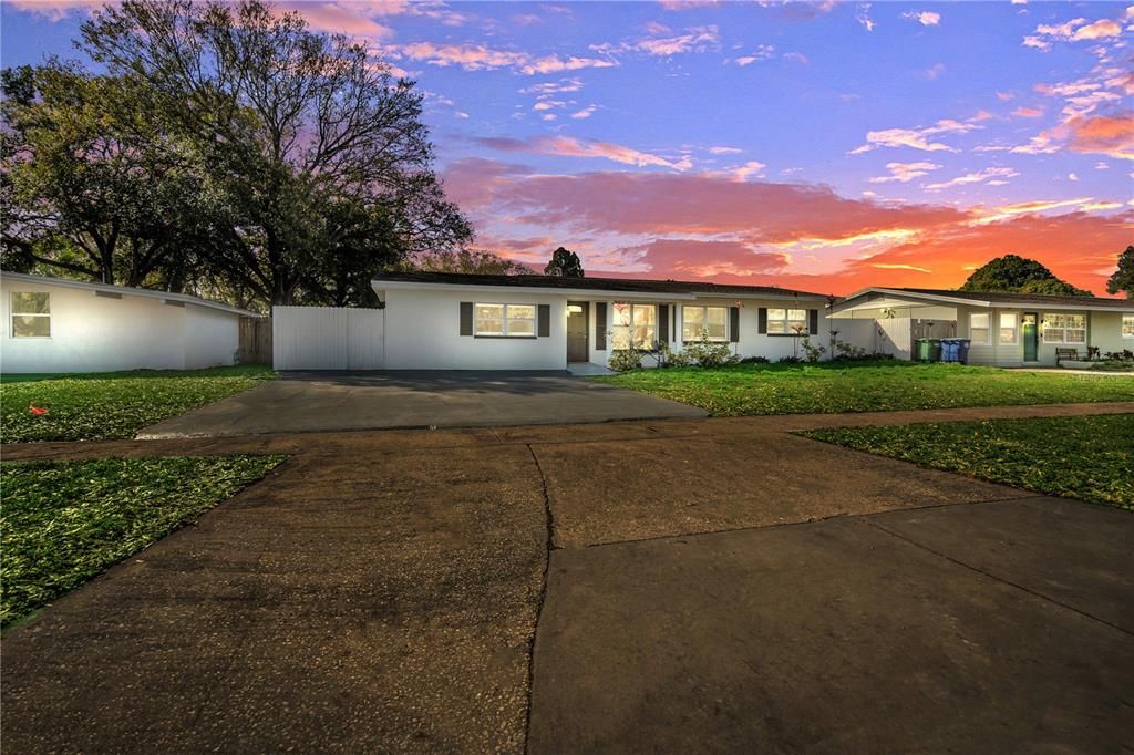 出租: $3,300 (4 贝兹, 2 浴室, 1453 平方英尺)