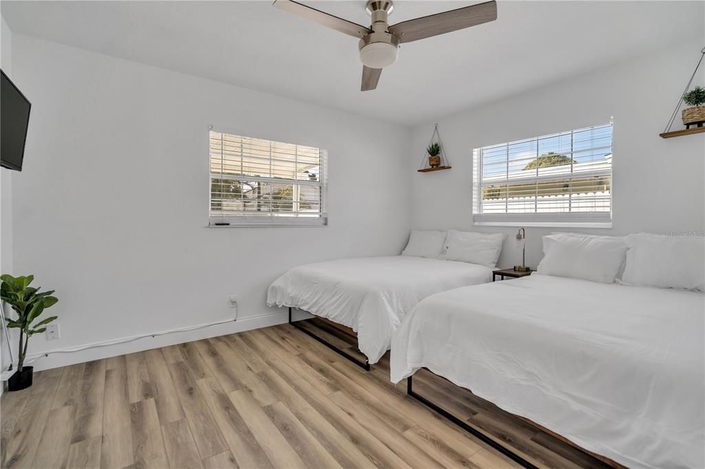 出租: $3,300 (4 贝兹, 2 浴室, 1453 平方英尺)