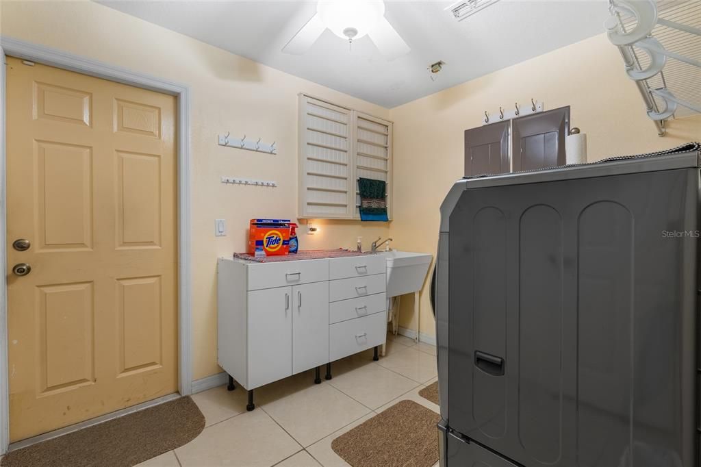 待售: $595,000 (4 贝兹, 4 浴室, 3366 平方英尺)