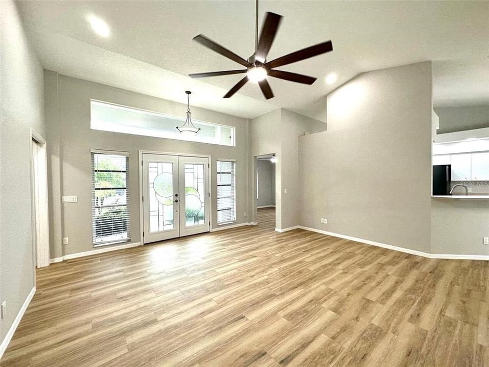 For Rent: $2,000 (3 beds, 2 baths, 1903 Square Feet)