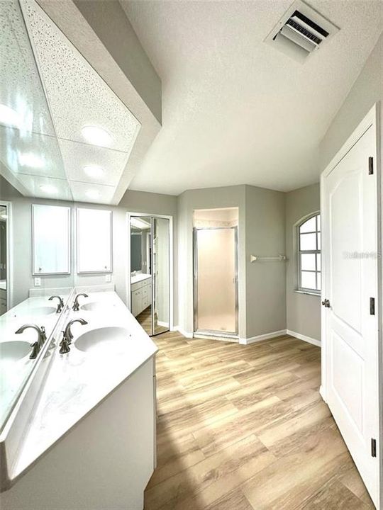 For Rent: $2,000 (3 beds, 2 baths, 1903 Square Feet)