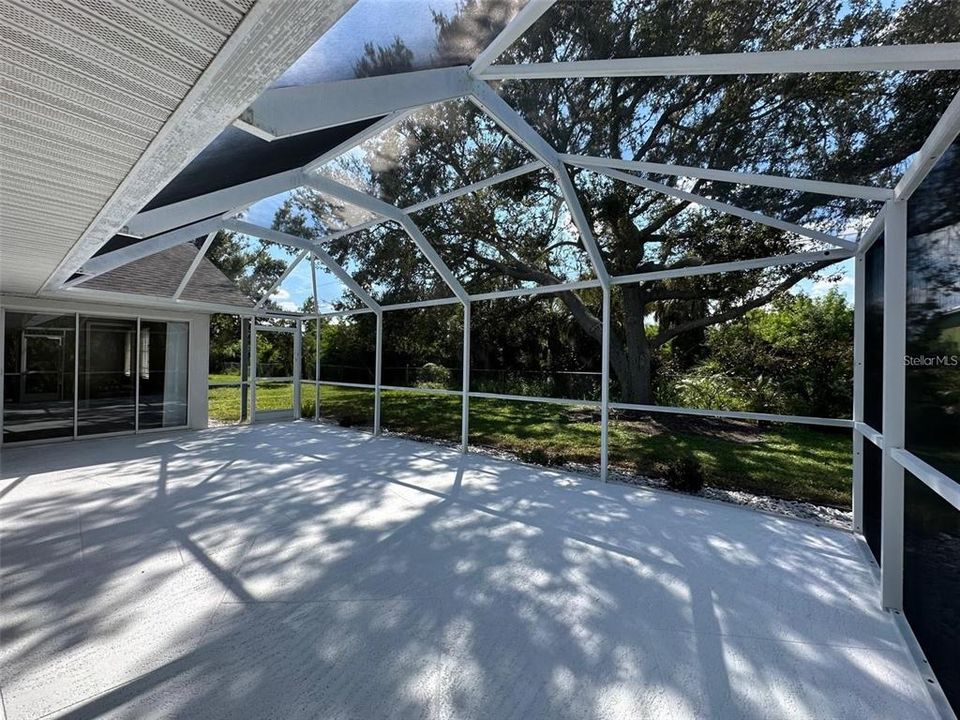 For Rent: $2,000 (3 beds, 2 baths, 1903 Square Feet)