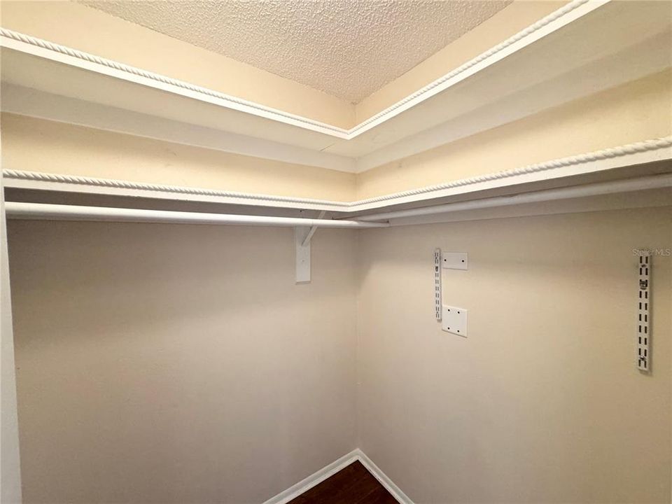 For Rent: $2,500 (3 beds, 2 baths, 1376 Square Feet)