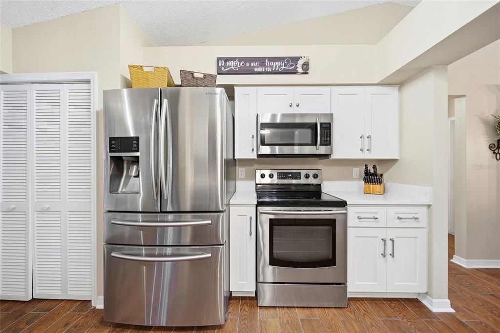 For Sale: $545,000 (3 beds, 2 baths, 1513 Square Feet)