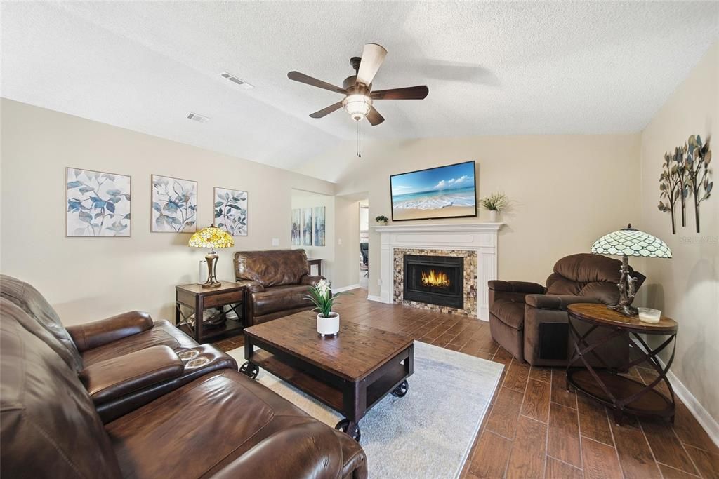 For Sale: $545,000 (3 beds, 2 baths, 1513 Square Feet)