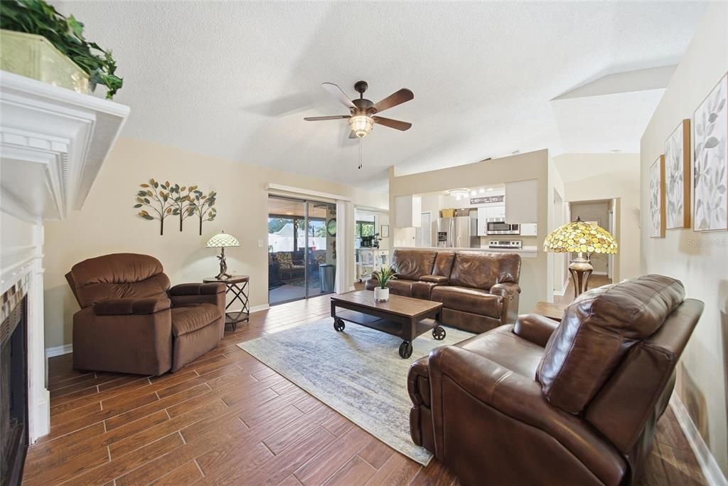 For Sale: $545,000 (3 beds, 2 baths, 1513 Square Feet)