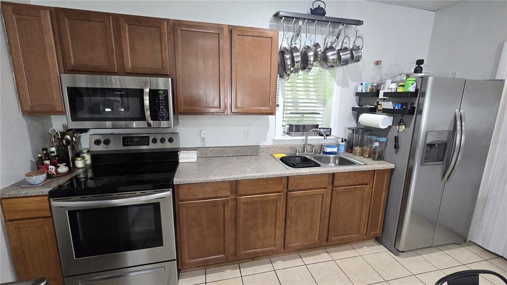 For Sale: $489,900 (4 beds, 3 baths, 2402 Square Feet)