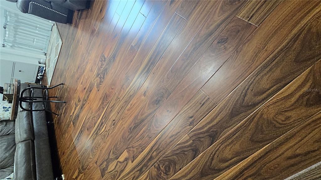 For Sale: $489,900 (4 beds, 3 baths, 2402 Square Feet)