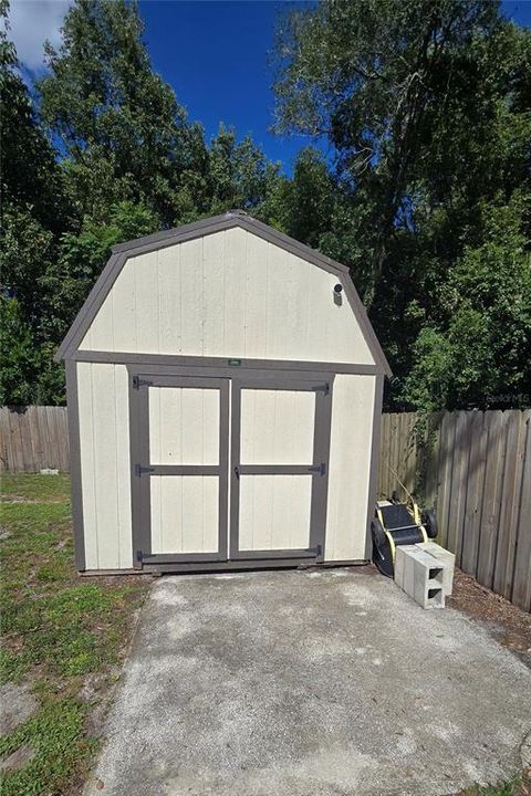 For Sale: $489,900 (4 beds, 3 baths, 2402 Square Feet)