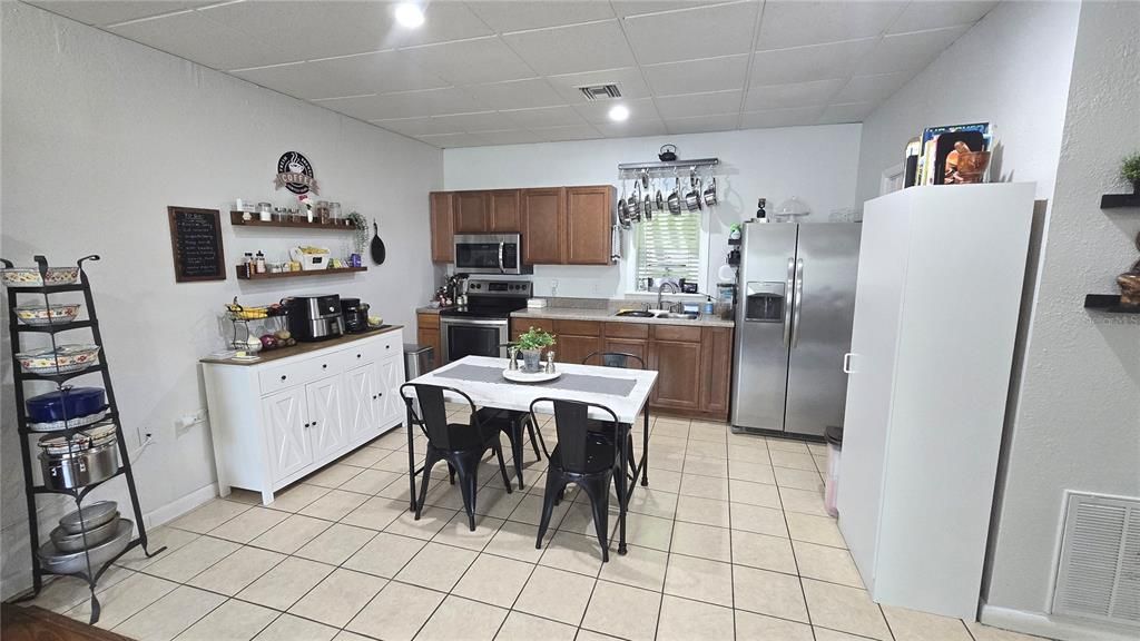 For Sale: $489,900 (4 beds, 3 baths, 2402 Square Feet)