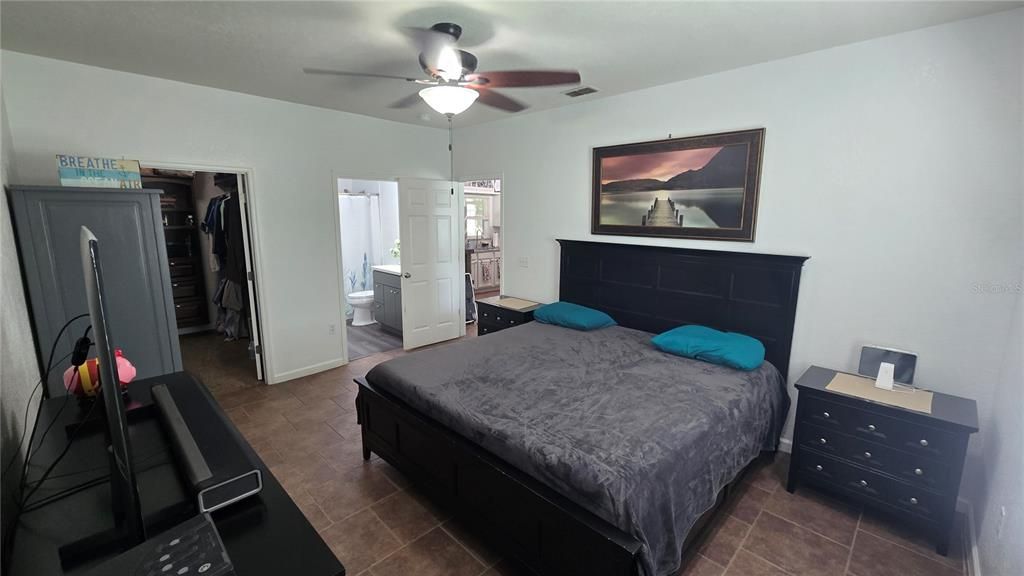 For Sale: $489,900 (4 beds, 3 baths, 2402 Square Feet)