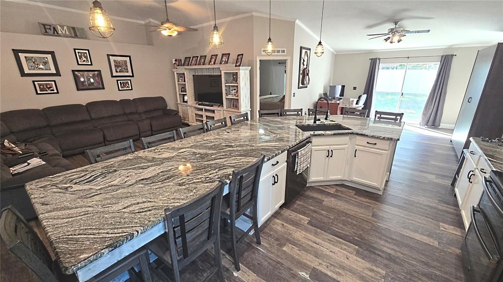 En Venta: $309,900 (3 camas, 2 baños, 1612 Pies cuadrados)