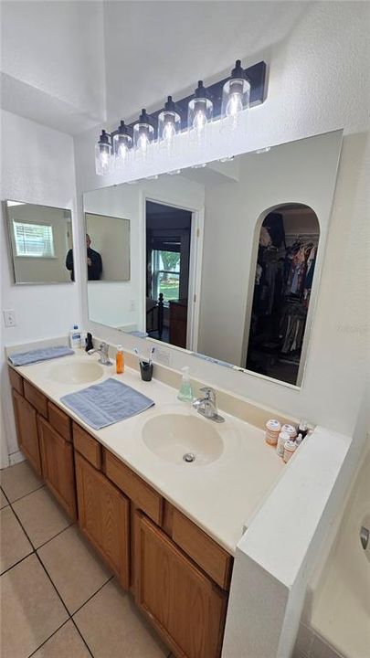 En Venta: $309,900 (3 camas, 2 baños, 1612 Pies cuadrados)