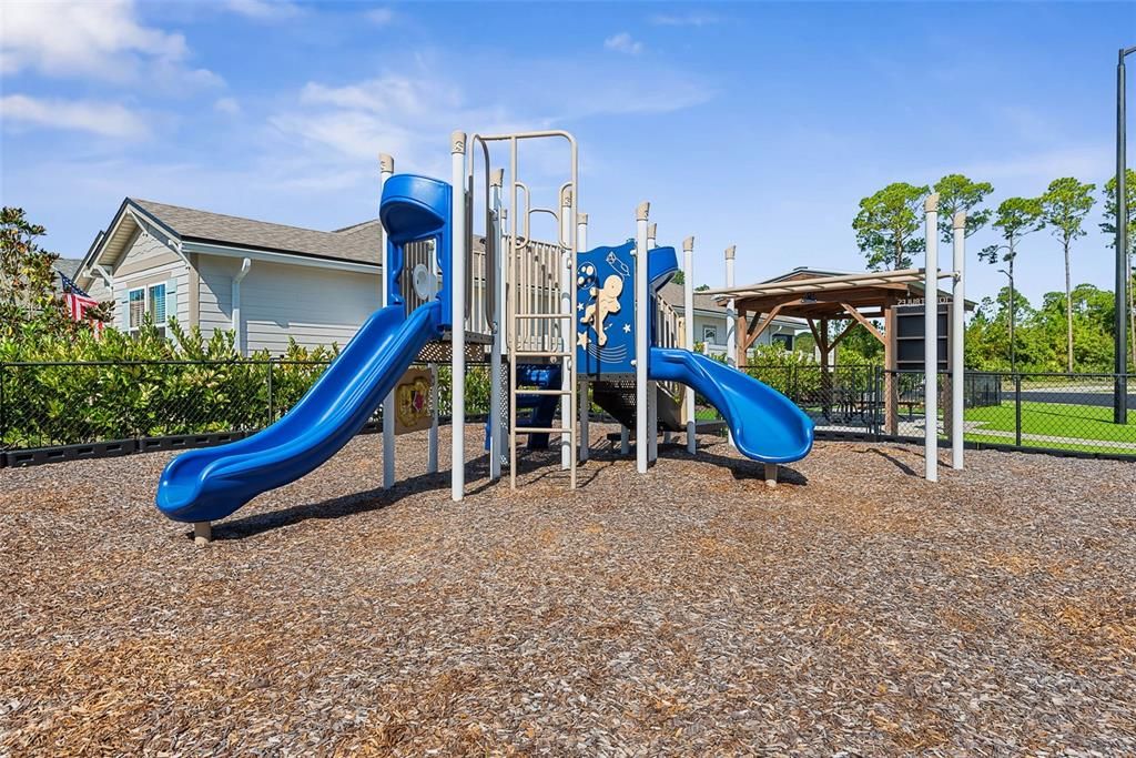 En Venta: $678,000 (3 camas, 3 baños, 2699 Pies cuadrados)