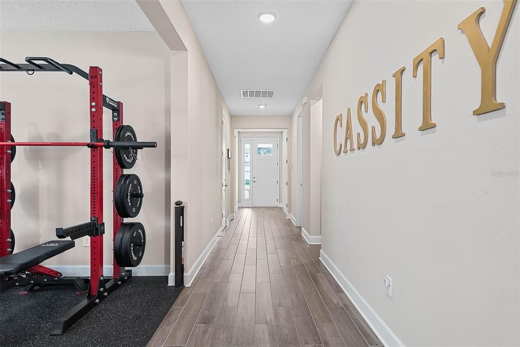 En Venta: $678,000 (3 camas, 3 baños, 2699 Pies cuadrados)