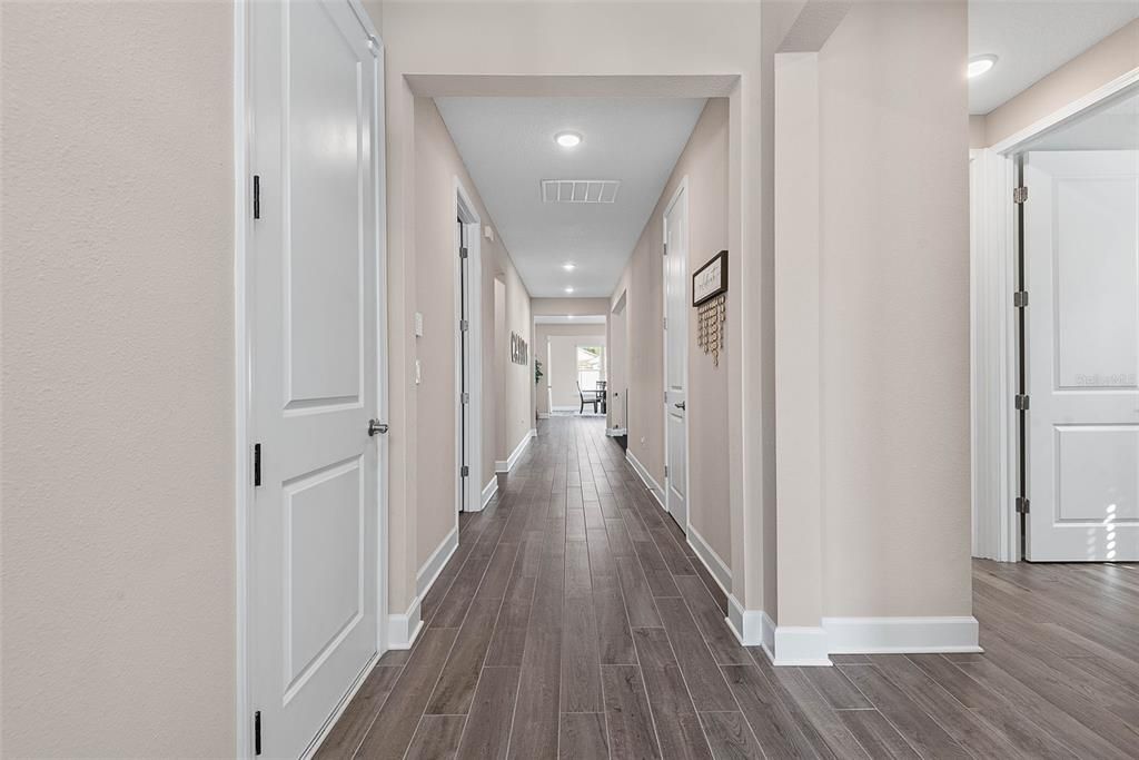 En Venta: $678,000 (3 camas, 3 baños, 2699 Pies cuadrados)