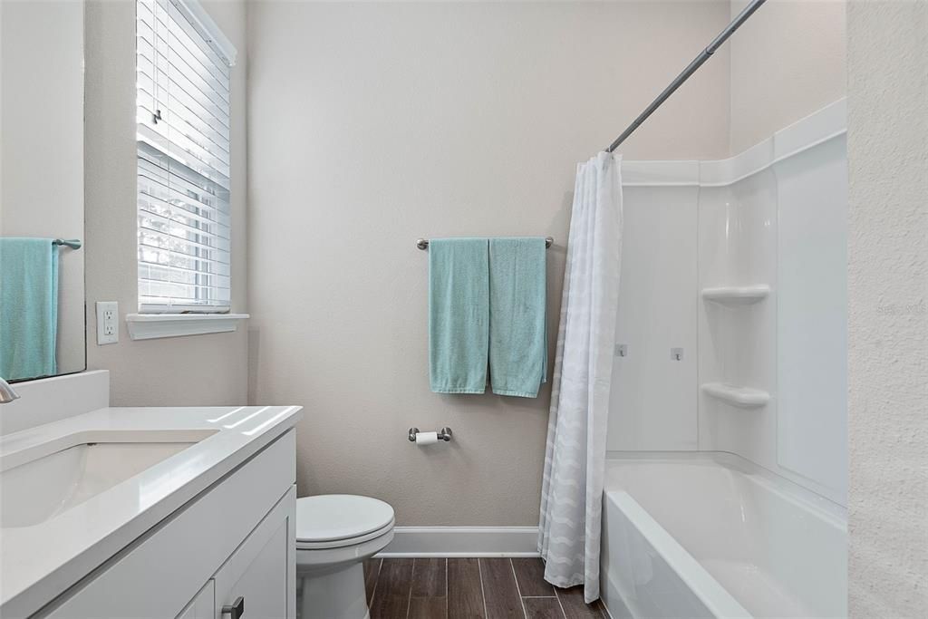 En Venta: $678,000 (3 camas, 3 baños, 2699 Pies cuadrados)