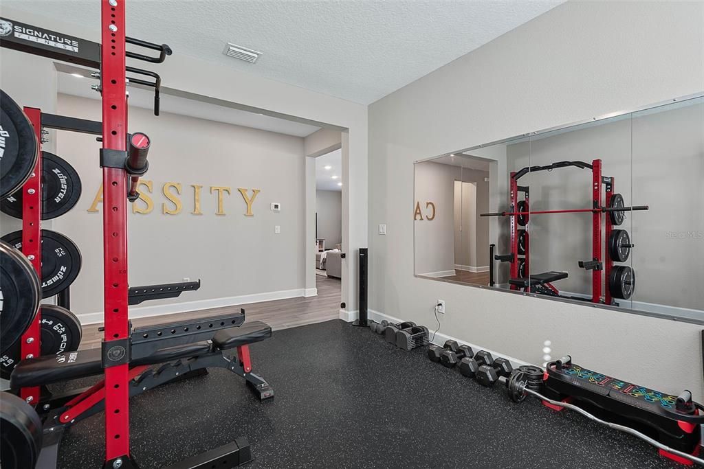 En Venta: $678,000 (3 camas, 3 baños, 2699 Pies cuadrados)