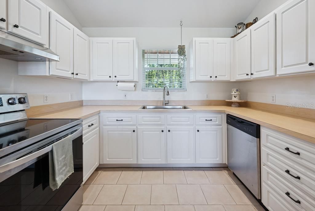 待售: $499,900 (3 贝兹, 2 浴室, 1647 平方英尺)