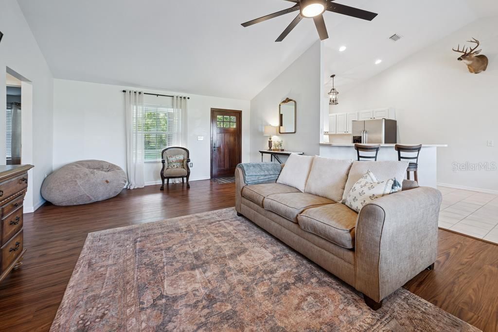 待售: $499,900 (3 贝兹, 2 浴室, 1647 平方英尺)