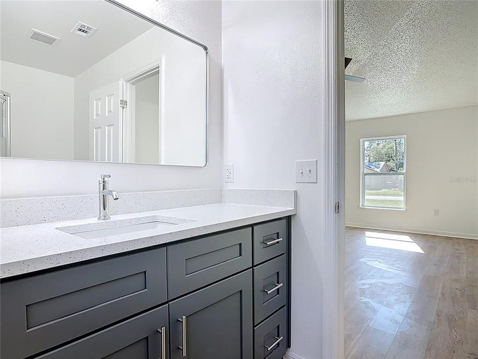 En Venta: $319,900 (3 camas, 2 baños, 1440 Pies cuadrados)