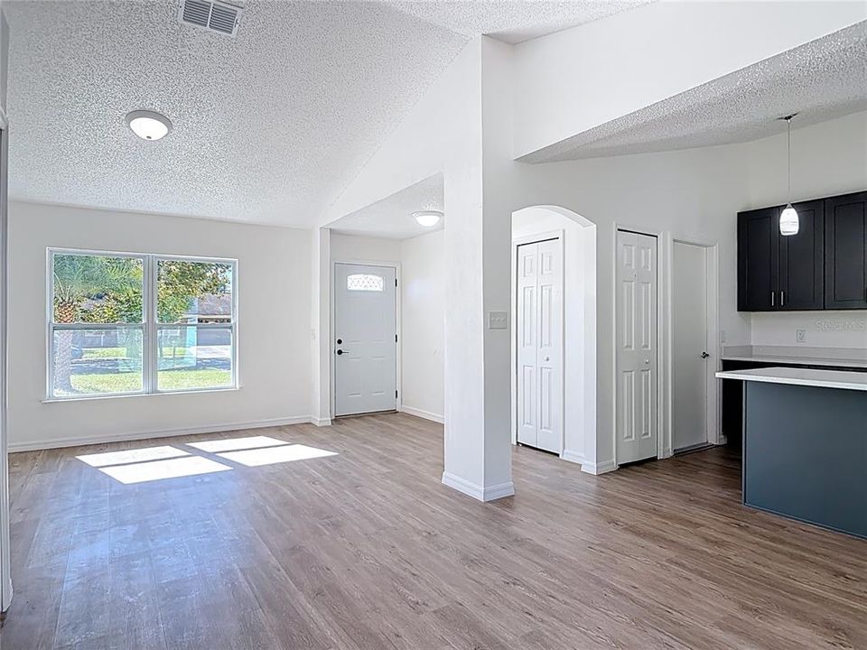 En Venta: $319,900 (3 camas, 2 baños, 1440 Pies cuadrados)