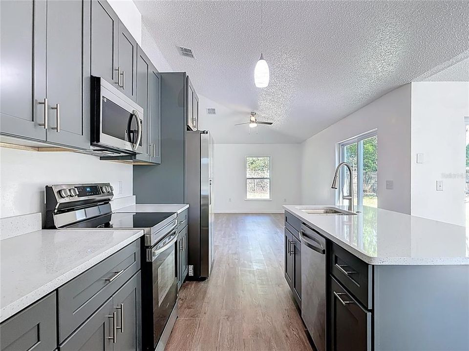 En Venta: $319,900 (3 camas, 2 baños, 1440 Pies cuadrados)