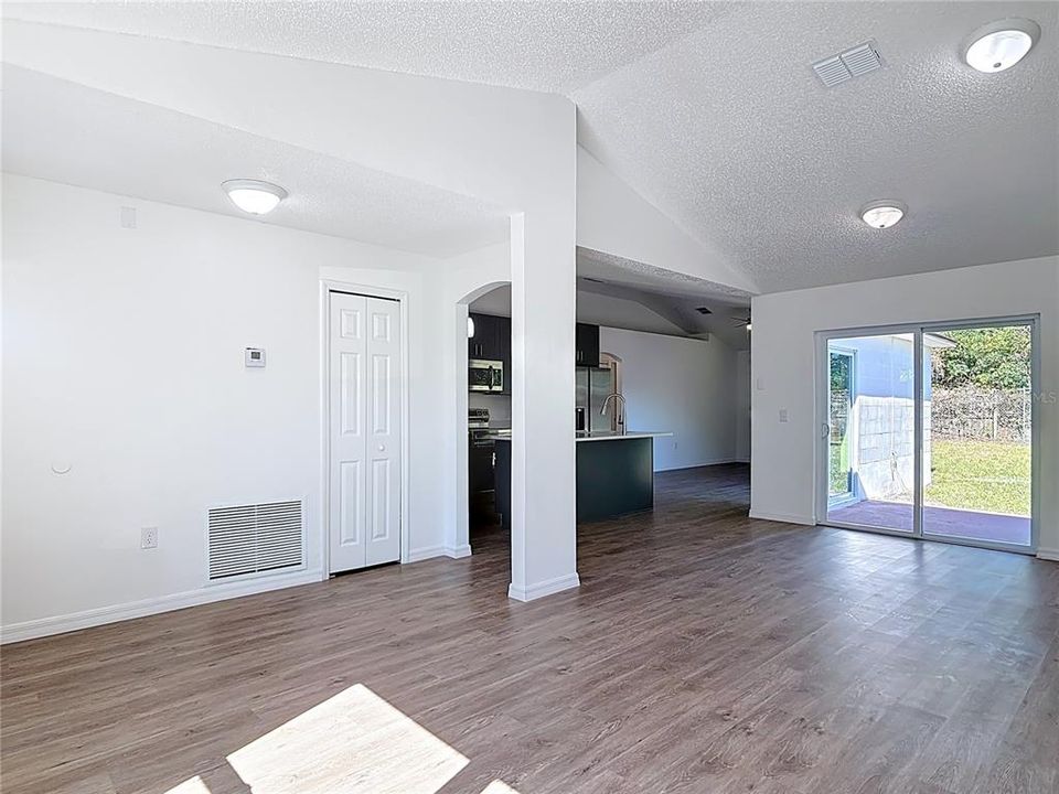 En Venta: $319,900 (3 camas, 2 baños, 1440 Pies cuadrados)