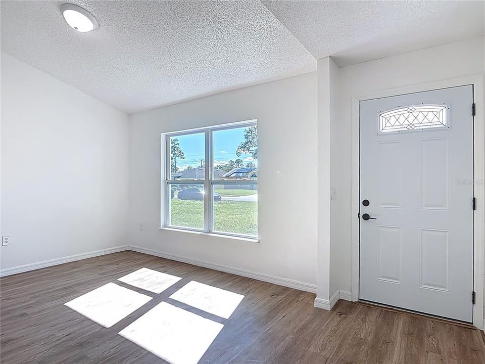 En Venta: $319,900 (3 camas, 2 baños, 1440 Pies cuadrados)