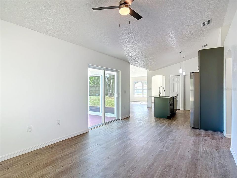 En Venta: $319,900 (3 camas, 2 baños, 1440 Pies cuadrados)