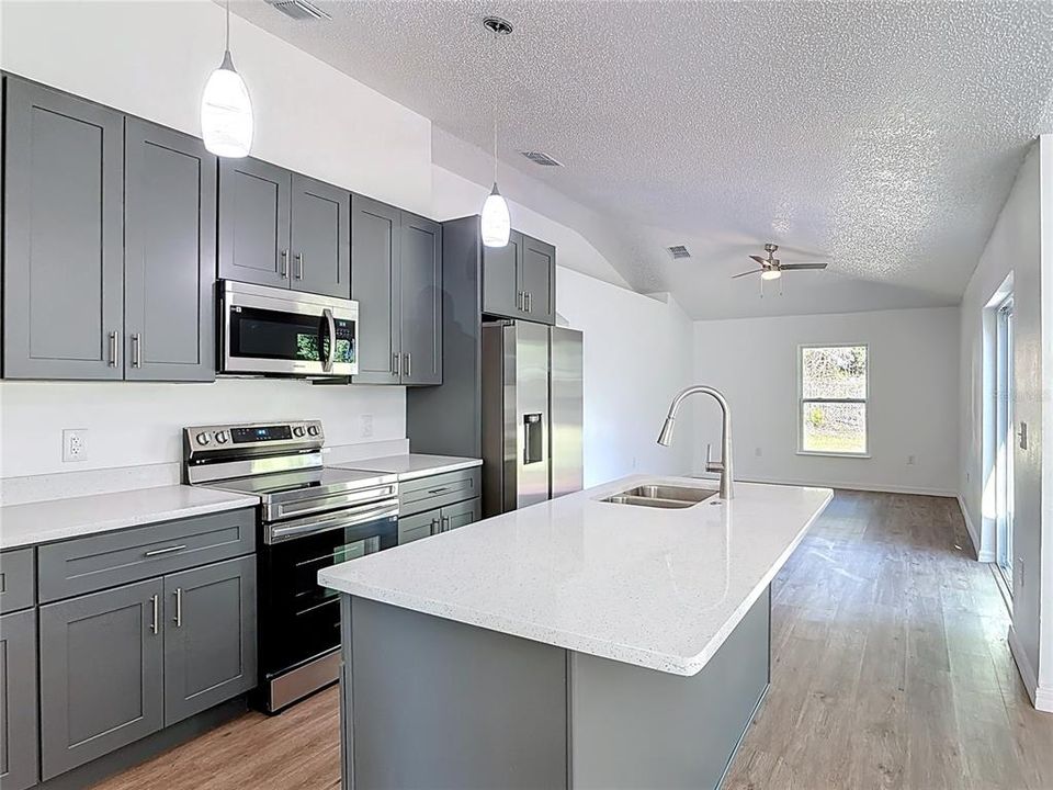 En Venta: $319,900 (3 camas, 2 baños, 1440 Pies cuadrados)