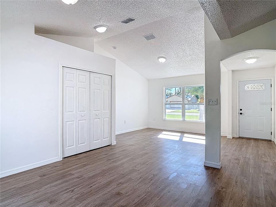 En Venta: $319,900 (3 camas, 2 baños, 1440 Pies cuadrados)