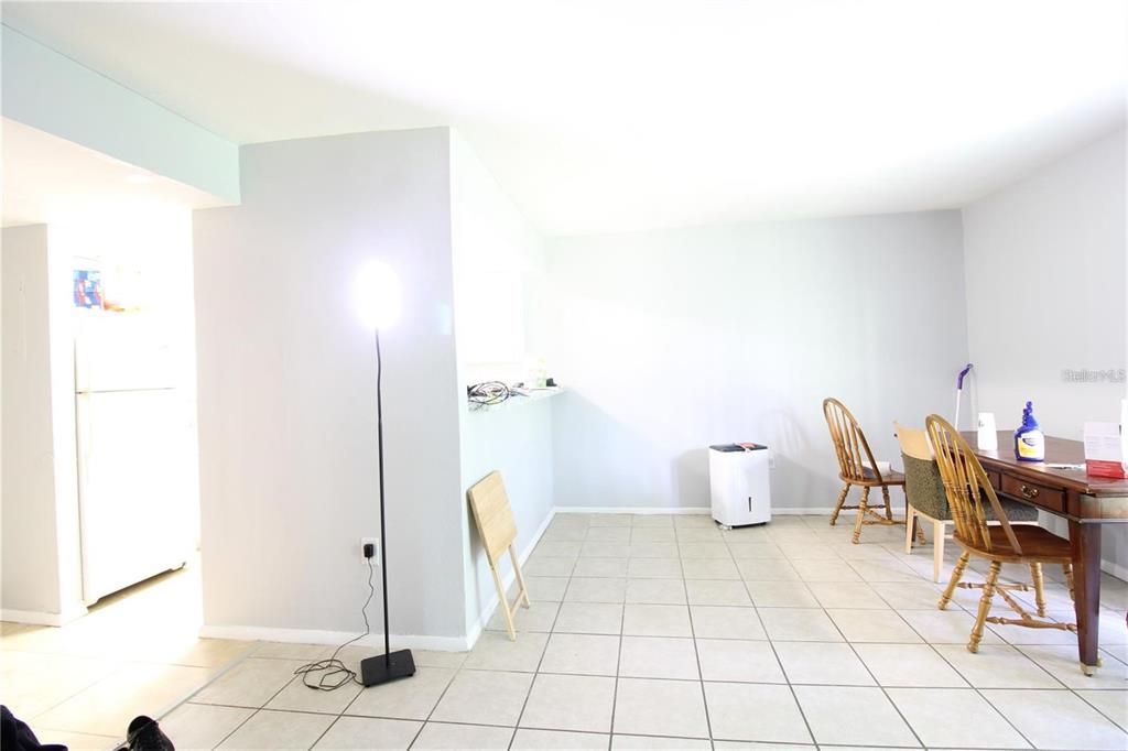 待售: $110,000 (1 贝兹, 1 浴室, 785 平方英尺)