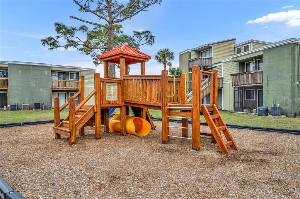 待售: $110,000 (1 贝兹, 1 浴室, 785 平方英尺)