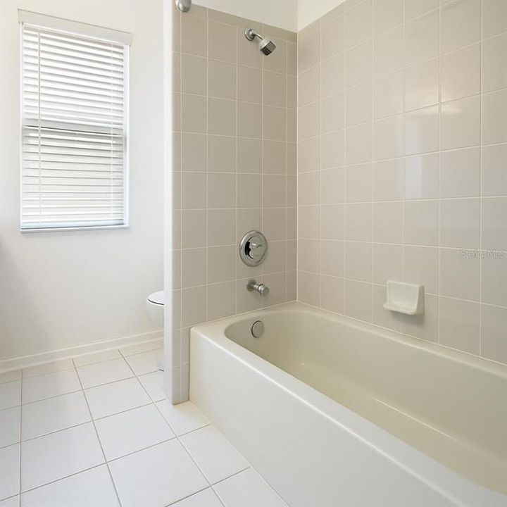 出租: $2,700 (4 贝兹, 2 浴室, 2375 平方英尺)