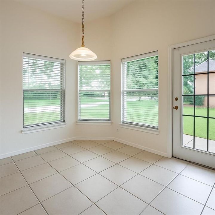 出租: $2,700 (4 贝兹, 2 浴室, 2375 平方英尺)