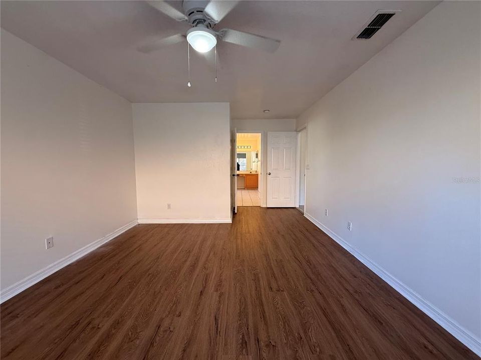 出租: $2,700 (4 贝兹, 2 浴室, 2375 平方英尺)