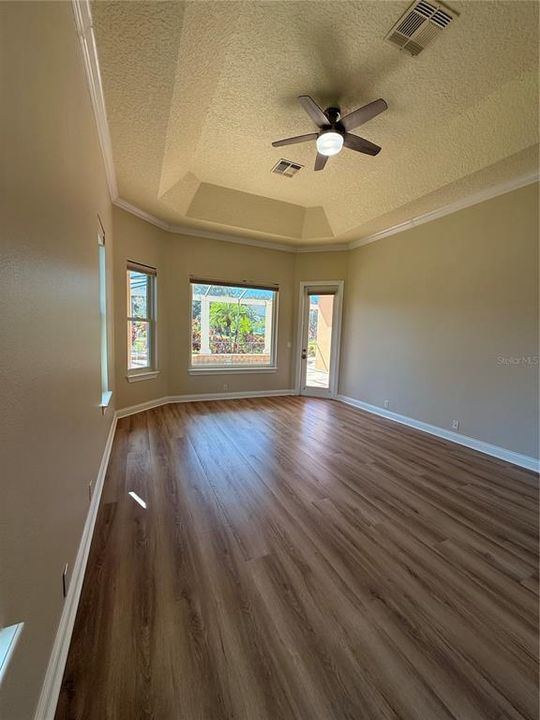 En Venta: $1,279,000 (4 camas, 3 baños, 2523 Pies cuadrados)