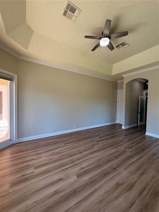 En Venta: $1,279,000 (4 camas, 3 baños, 2523 Pies cuadrados)