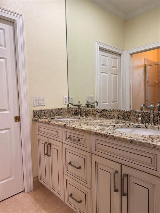 En Venta: $1,279,000 (4 camas, 3 baños, 2523 Pies cuadrados)