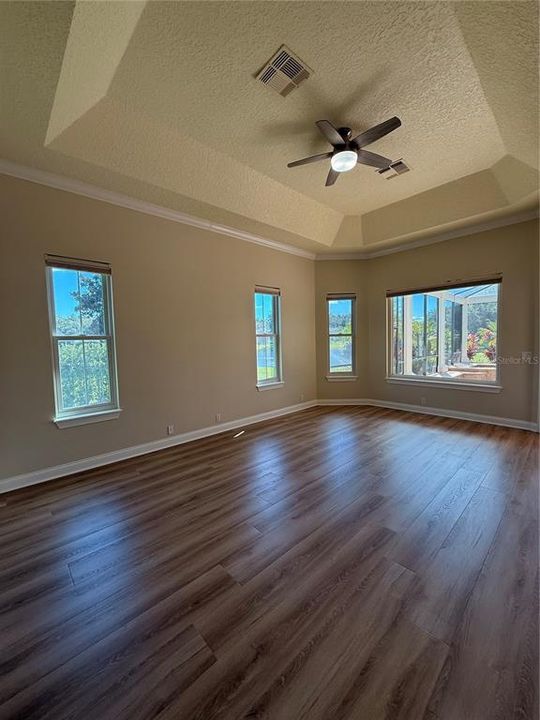 En Venta: $1,279,000 (4 camas, 3 baños, 2523 Pies cuadrados)