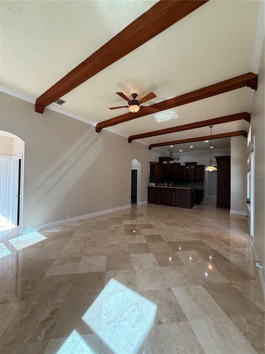 En Venta: $1,279,000 (4 camas, 3 baños, 2523 Pies cuadrados)