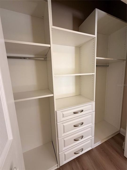 En Venta: $1,279,000 (4 camas, 3 baños, 2523 Pies cuadrados)