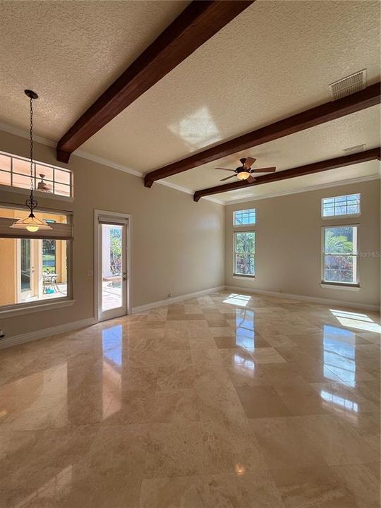 En Venta: $1,279,000 (4 camas, 3 baños, 2523 Pies cuadrados)