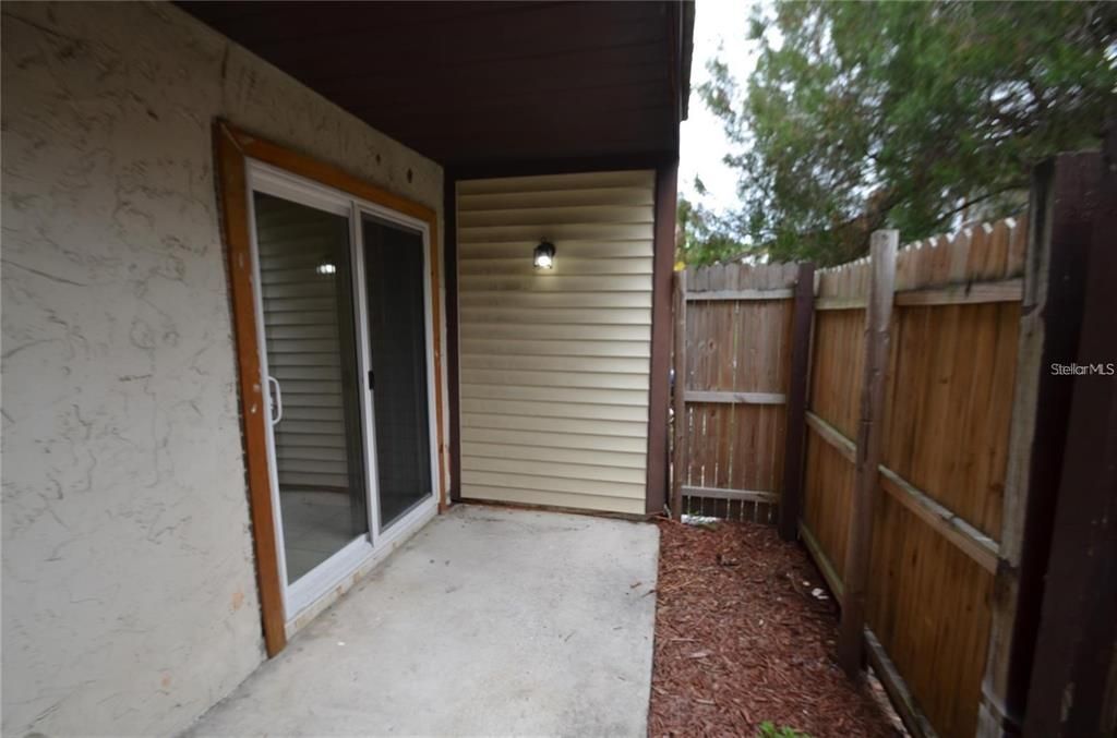For Sale: $113,900 (2 beds, 1 baths, 762 Square Feet)