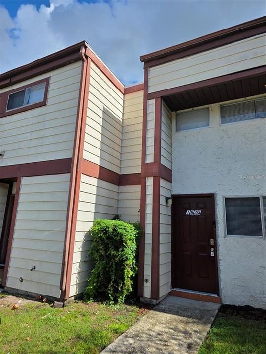 For Sale: $113,900 (2 beds, 1 baths, 762 Square Feet)