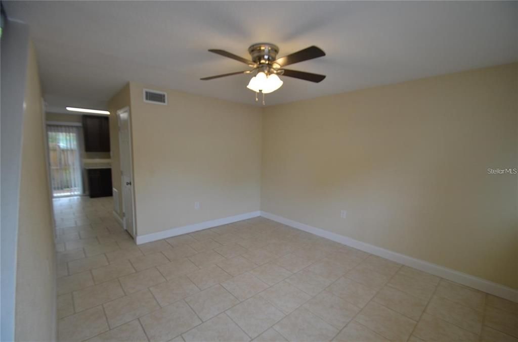 For Sale: $113,900 (2 beds, 1 baths, 762 Square Feet)