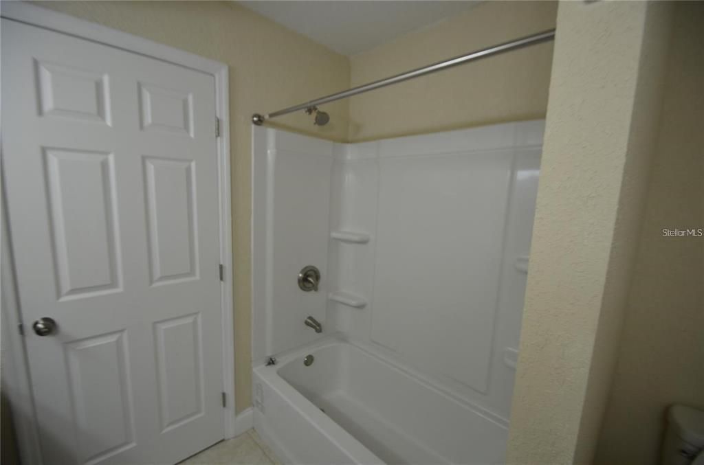 For Sale: $113,900 (2 beds, 1 baths, 762 Square Feet)